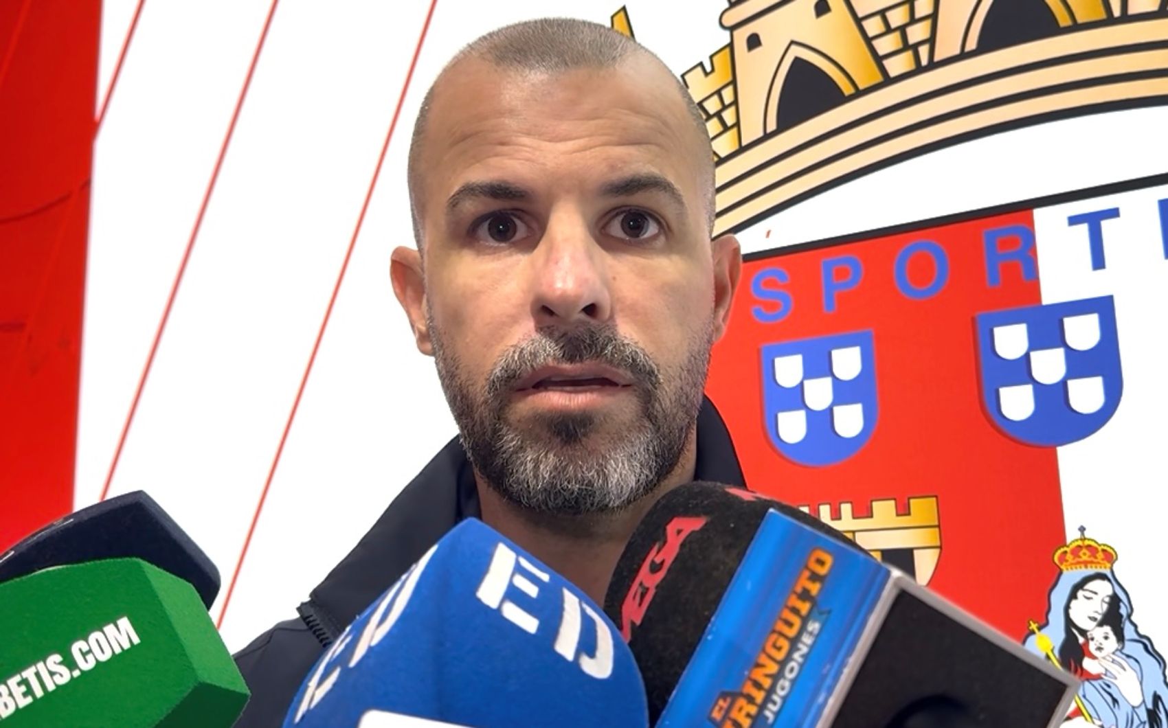Manu Fajardo: "El bético está en su derecho de exigirle al equipo, es bonito soñar con cotas altas"