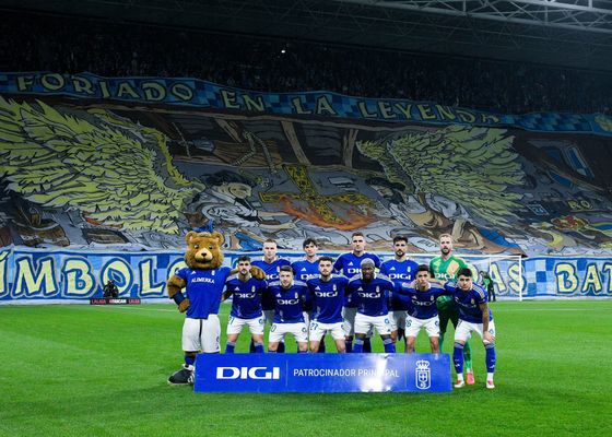 Se detiene el Derbi asturiano por lanzamiento de objetos