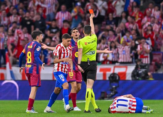 El Atlético de Madrid estalla por la polémica del partido contra el Barcelona: "Solo queda sentir vergüenza"