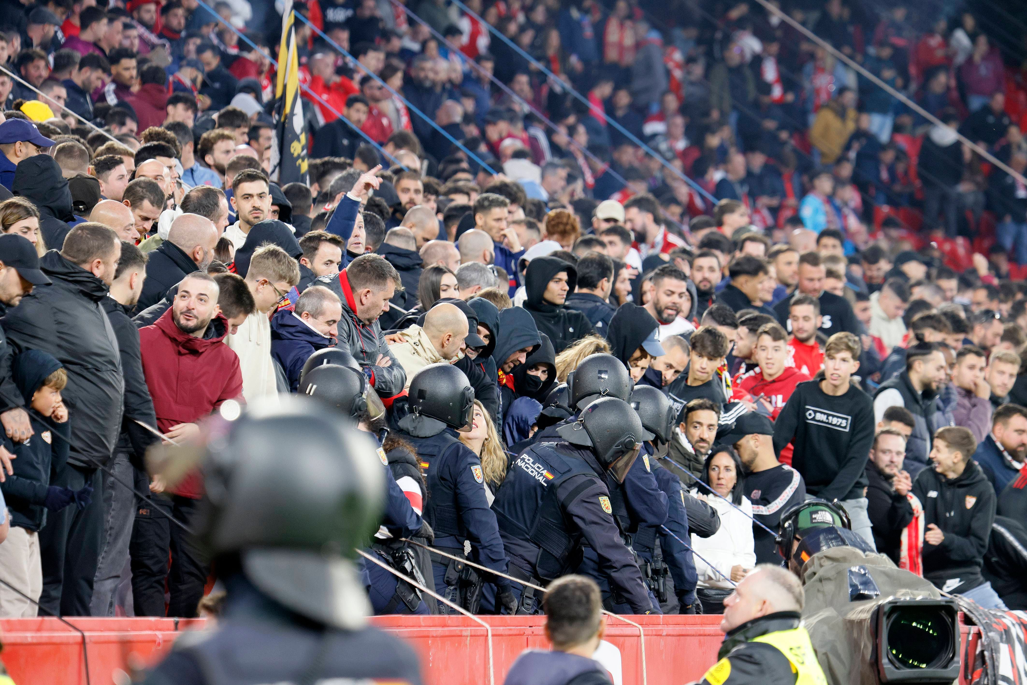 Biris Norte anuncia una huelga de animación en el Ramón Sánchez-Pizjuán: "Esta será la primera medida"