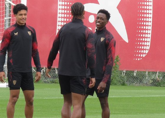 Lokonga suma y sigue: el belga continúa con el grupo a dos días de la Real Sociedad 