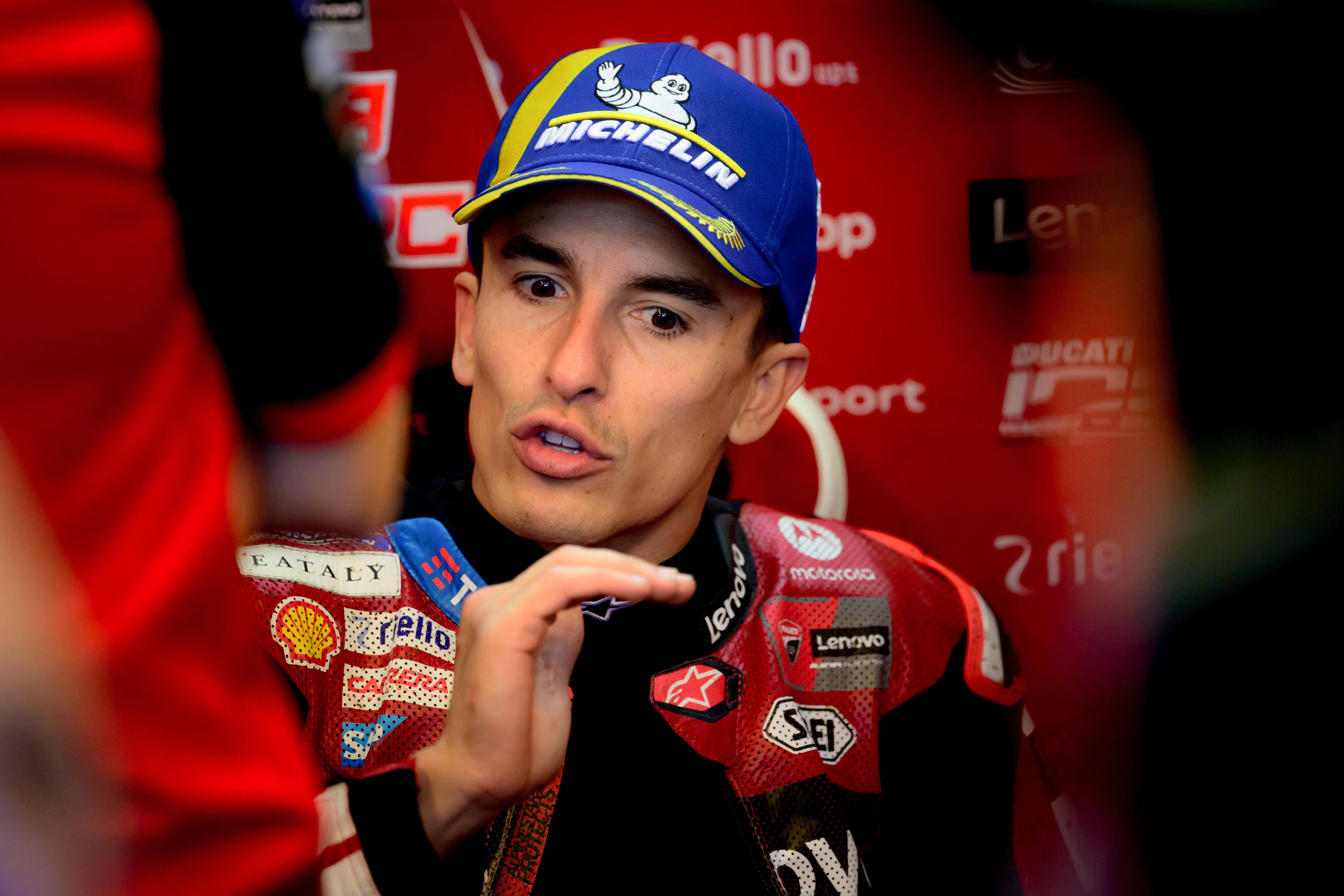 Marc Márquez desvela lo que ha ocultado hasta ahora y eso explica sus caídas y malos resultados: "Estoy pilotando con un brazo y medio"