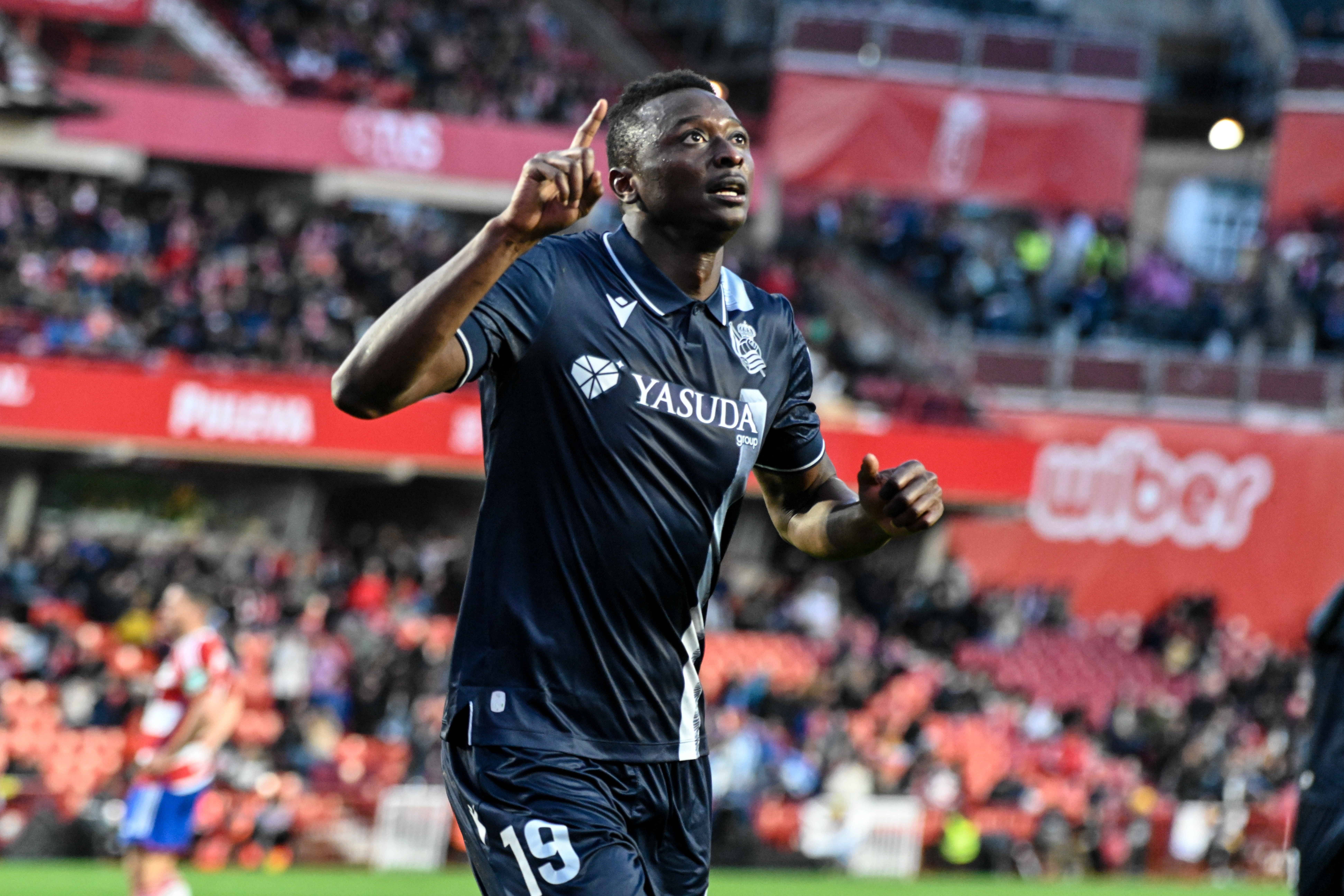Sadiq adelanta y enfada a Karrikaburu en la Real Sociedad