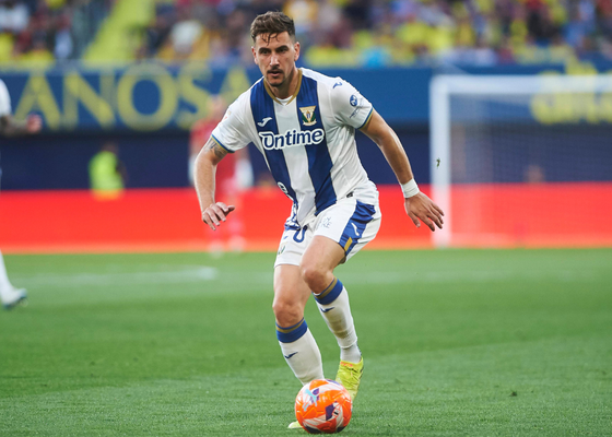 Se concreta la cesión de Javi Hernández que se marchará a Qatar