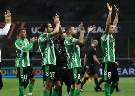 Los apercibidos del Betis ante el Braga, las posibles bajas en semifinales y cuándo y cómo se limpian las amarillas