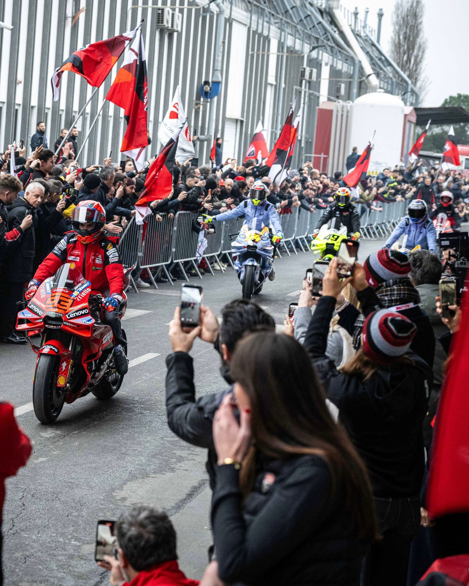 Marc Márquez cierra filas con Ducati