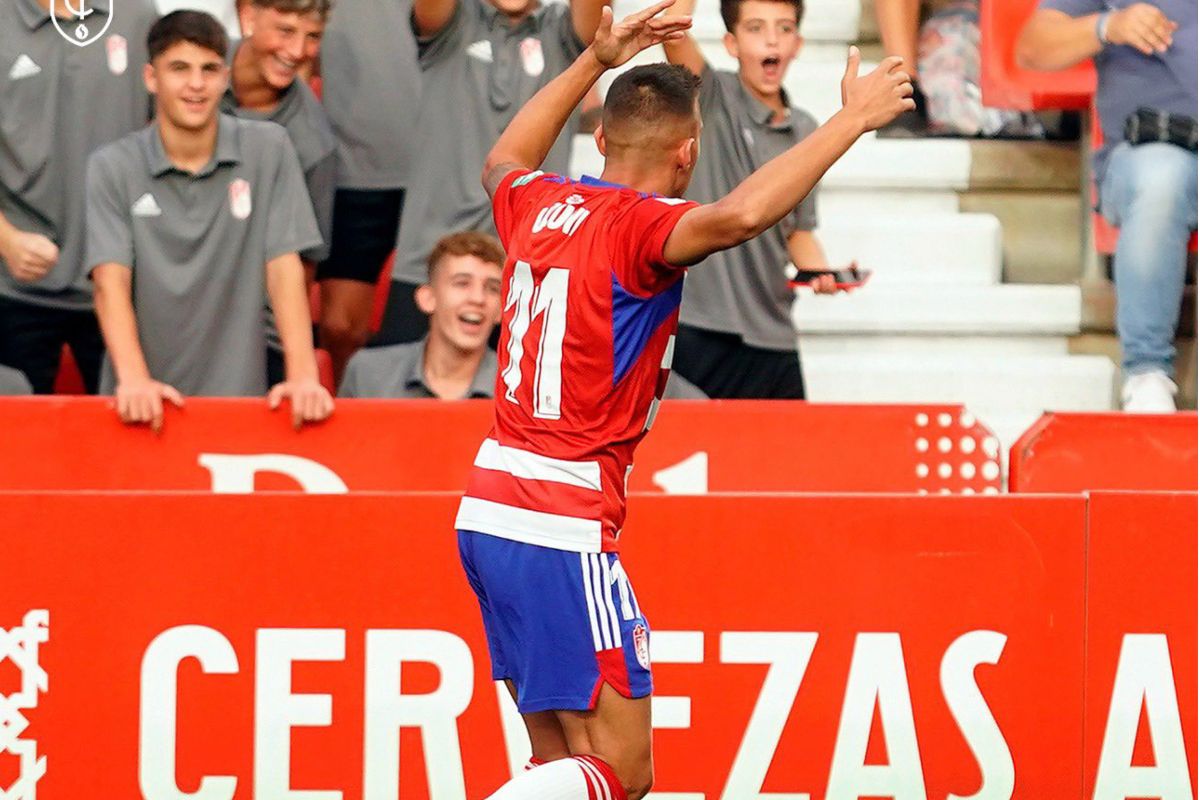 Granada 3-0 Villarreal B: ¡Qué bueno que viniste, Uzuni!