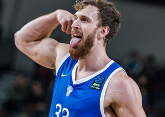 El fichaje de James Karnik ya es oficial en Girona