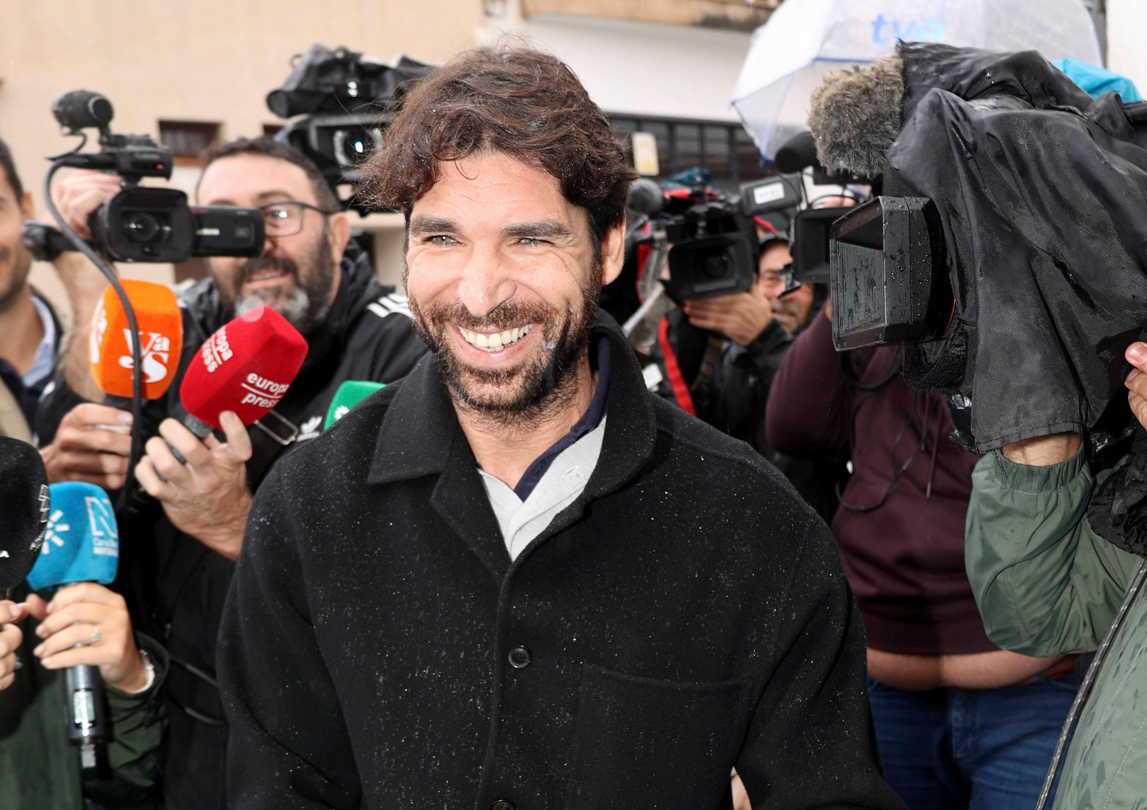 Cayetano Rivera se defiende ante el ''juicio paralelo'' tras su accidente de tráfico en Sevilla