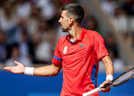 Novak Djokovic la lía y hace llorar a una trabajdora de Roland Garros