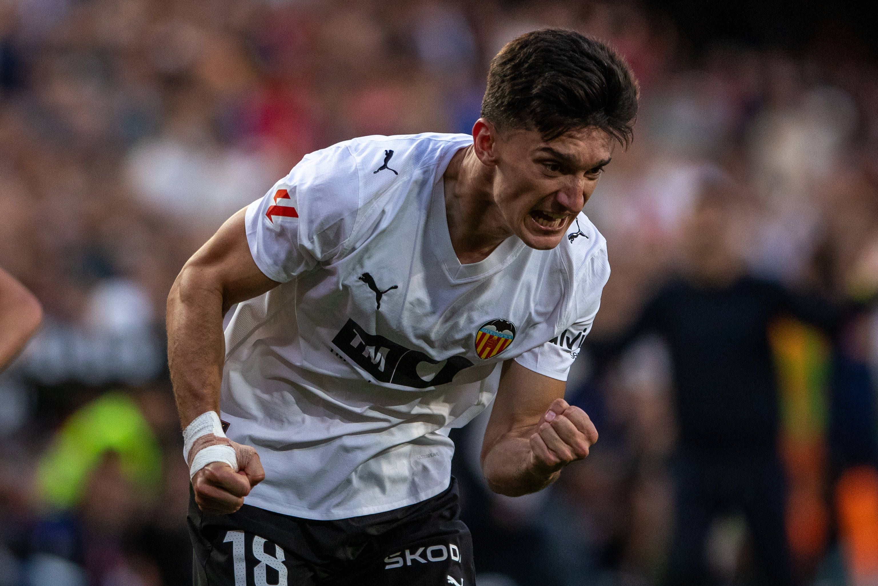 "Mestalla tiene que ser un fortín": Pepelu lidera la reacción del Valencia 