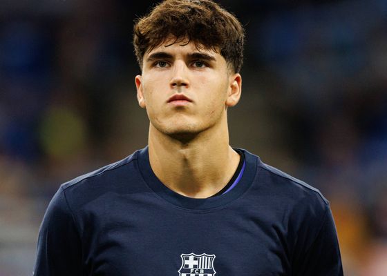 Pau Cubarsí, la incógnita del Barça en el eje izquierdo: ¿su posición natural o la adaptación obligada?