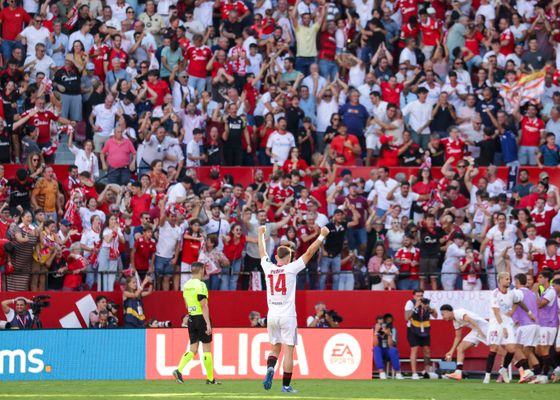 La afición del Sevilla exige más al equipo