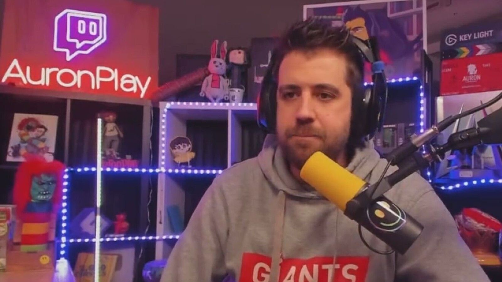 AuronPlay carga contra Piqué: "Me la repampinfla"