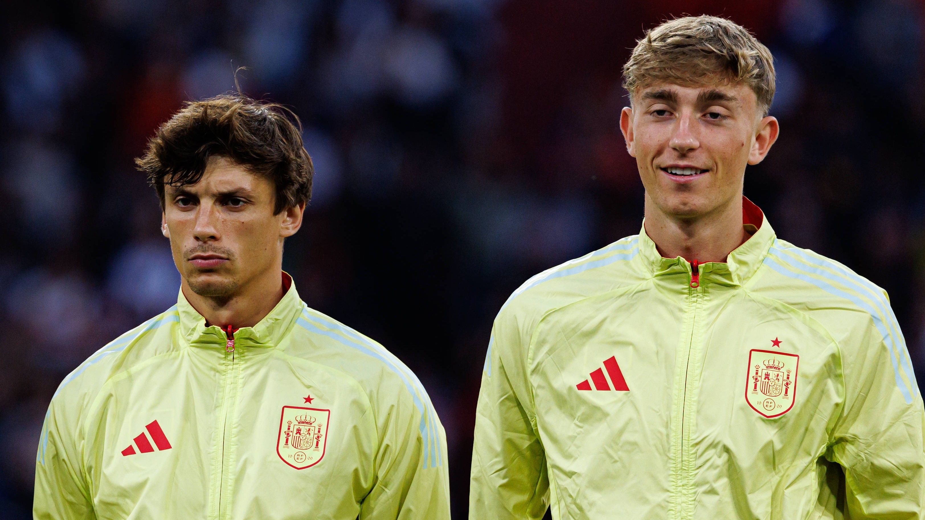 Crece el debate sobre los centrales de España para el Mundial 2026