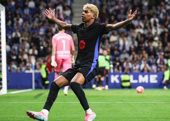 Lamine Yamal, entre los once candidatos al Premio Puskas por su obra de arte en Cornellà