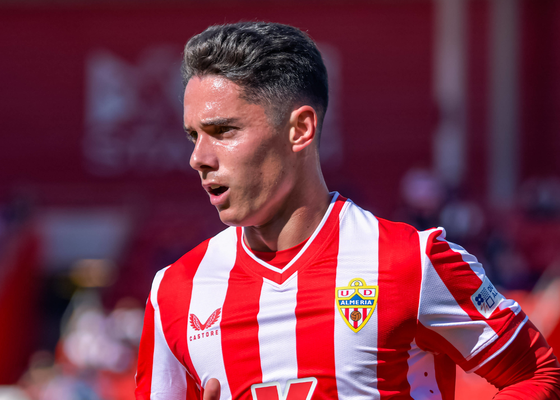 El posible fichaje de Sergio Arribas se va calentando: el máximo goleador del Almería y de LaLiga Hypermotion suma un nuevo pretendiente