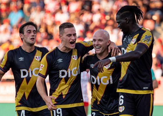 El partido del Rayo Vallecano en Conference League hoy ya tiene TV, exótica, y precio