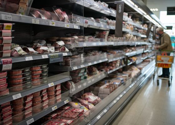 La OCU desvela la trampa de los supermercados para vender carne de baja calidad