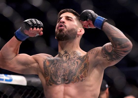 Paso atrás de Ilia Topuria en la UFC
