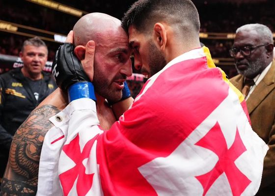 Donald Trump frena un épico Topuria - Volkanovski