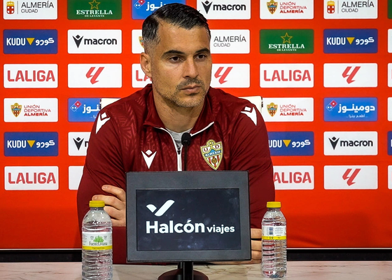 Andrés Fernández, el que más para de LaLiga Hypermotion, se moja sobre el momento del Almería: "Lo crucial se jugarán en los últimos diez partidos"