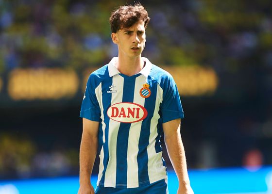 Contrato del primer equipo para el canterano Antoniu Roca