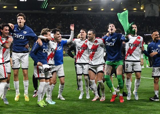 El Rayo Vallecano acaricia la historia europea 25 años después
