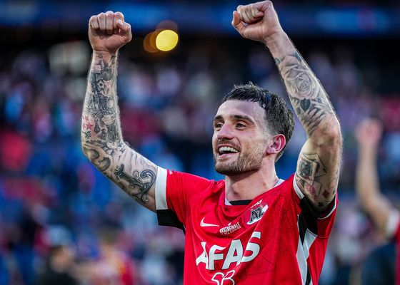 Encajan de nuevo en el Betis a Troy Parrott, otro delantero de 25 millones