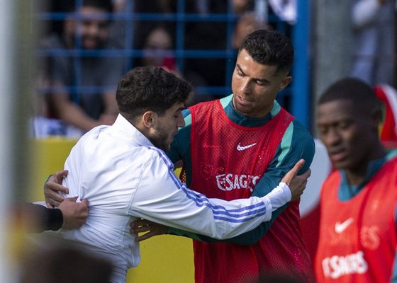 ¡Invasión, persecución y placaje a Cristiano en un entrenamiento!