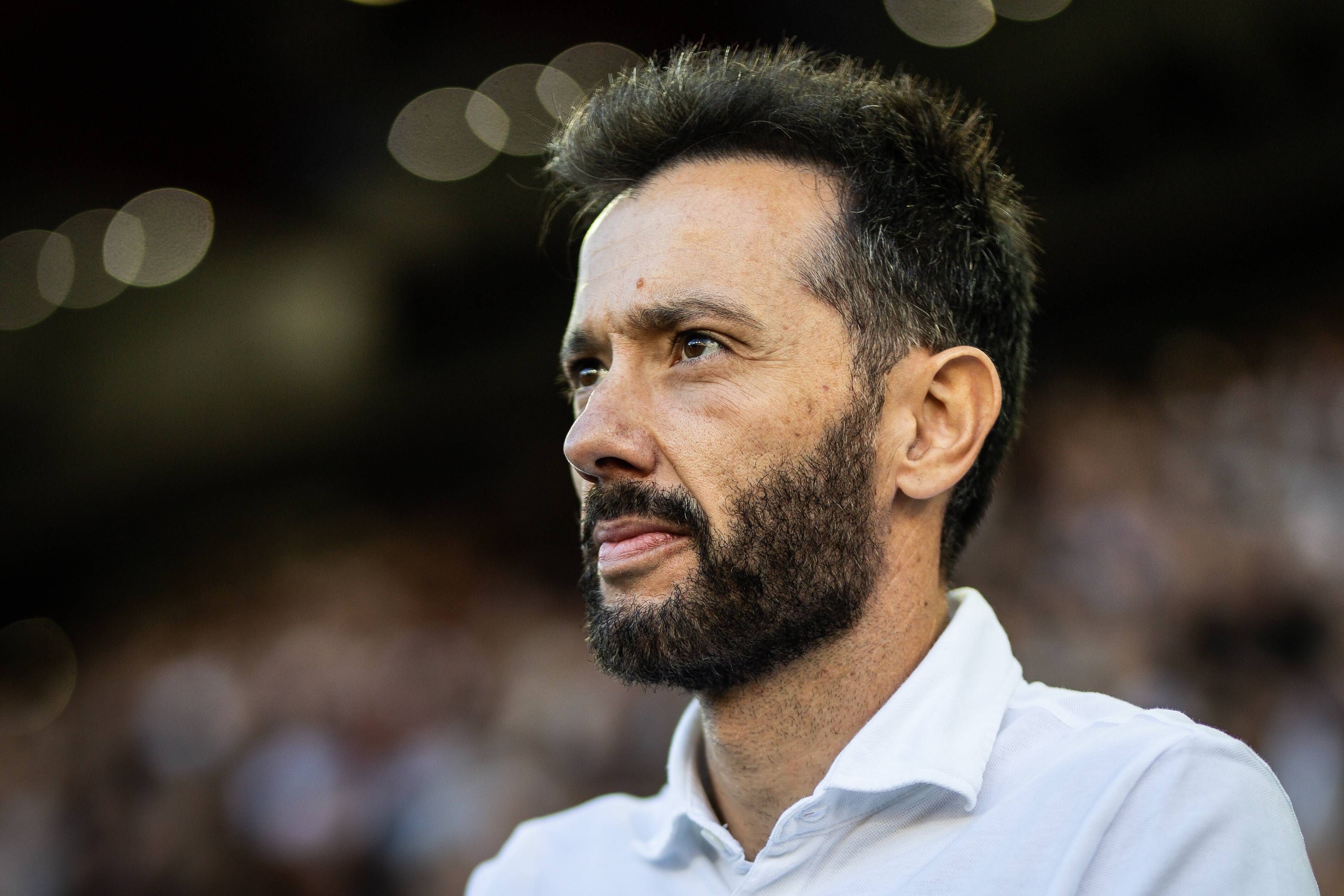 Corberán, técnico del Valencia, se ve con fuerzas para revertir la situación: ﻿"Yo sufro viendo al Valencia donde está, no me gusta verlo así"