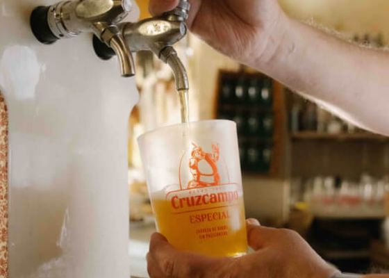 Un bar de Huelva da una lección a Sevilla por su forma de servir cerveza