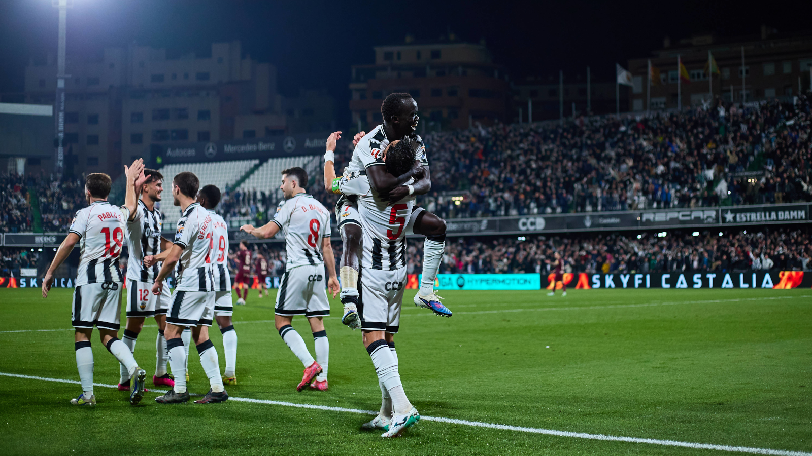 Castellón, Málaga y Córdoba, mandan con Mirandés, Real Valladolid y Cultural Leonesa en el pozo