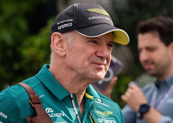 Aston Martin dispara contra Adrian Newey desvelando los fallos del AMR26 de Fernando Alonso y Stroll