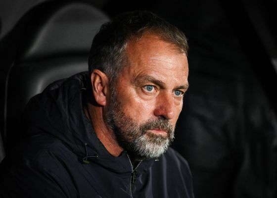 El Barça no quiere riesgos y pone en marcha la renovación de Flick