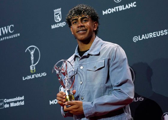 Lamine Yamal, tras recibir el Laureus, se rinde a Messi y admite sus propios errores: "Tengo 18 años"