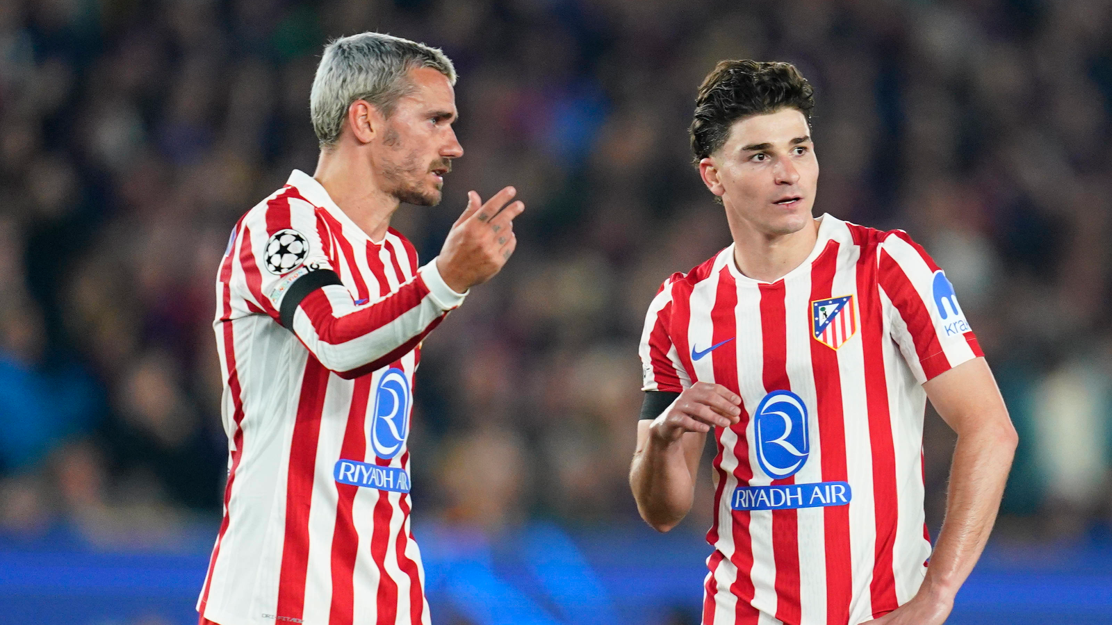 Julián Álvarez sale lesionado en la gran noche de Griezmann