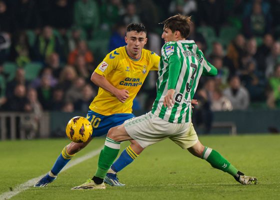 Se frotan las manos con Alberto Moleiro