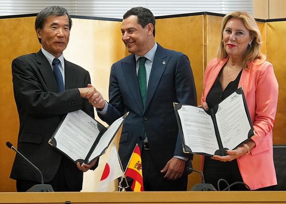 Juanma Moreno, afectado por el tsunami de Japón