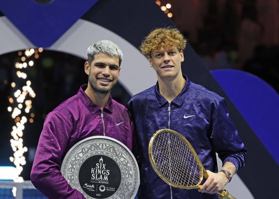 Sinner se impone a Carlos Alcaraz gracias a su victoria en el Six Kings Slam
