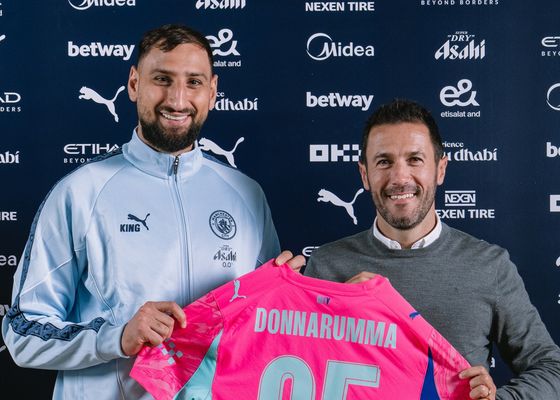 Donnarumma se presenta en el City elogiando a Guardiola