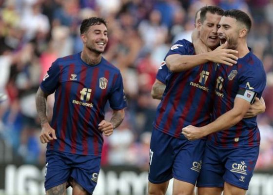 Resumen jornada 4 LaLiga Hypermotion: El Eldense sorprende al Almería y el Zaragoza es líder