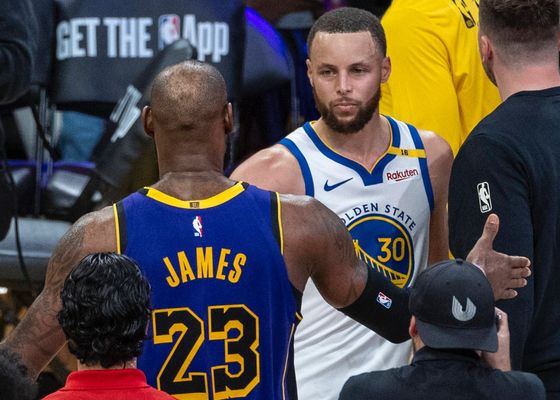 Steve Kerr marca una clara diferencia entre Stephen Curry y LeBron James: "Entiende las repercusiones de seguir ese camino"