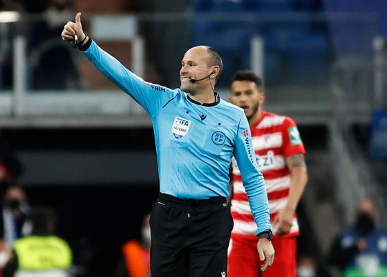 Picante y morbo para la reaparición de Mateu Lahoz en LaLiga