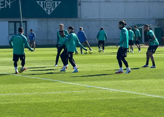 Cucho Hernández y Antony siguen dando buenas noticias al Real Betis