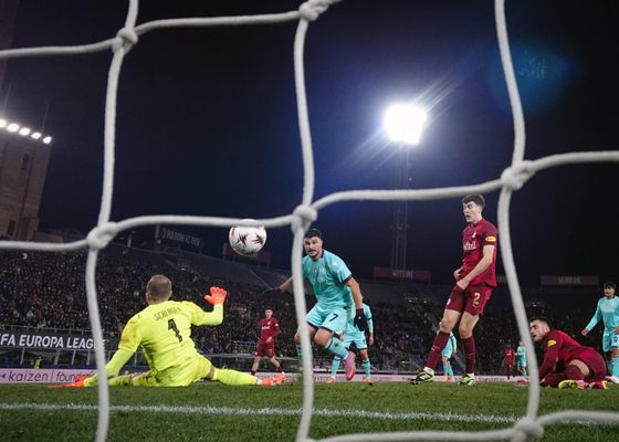 Partidos de hoy, 11 de Diciembre: horarios, canales y donde ver en TV la Europa League y la Conference