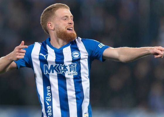 Carlos Vicente se reivindica cuando más lo necesitaba el Alavés