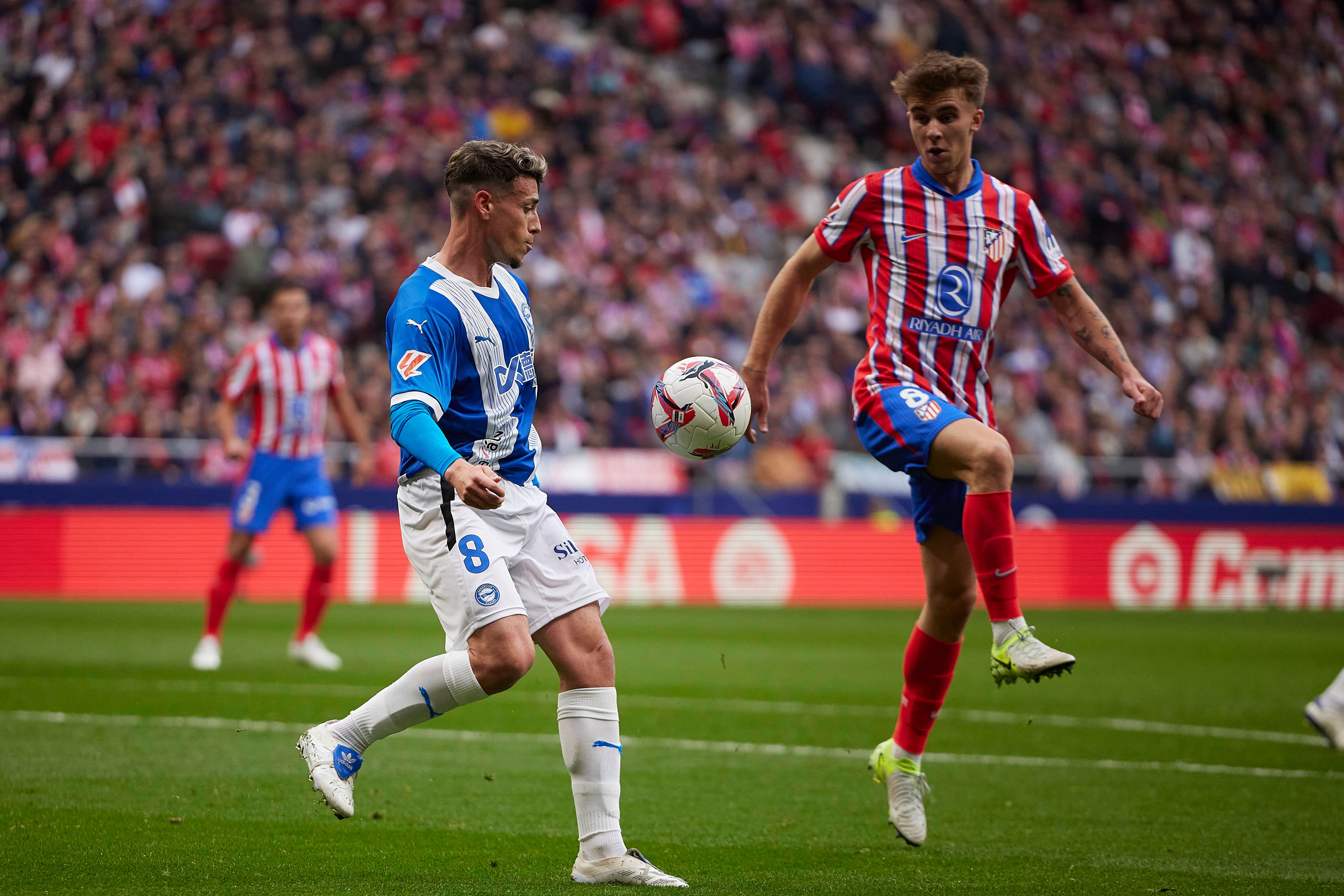Antonio Blanco regresará al once titular en el Metropolitano para liderar el centro del campo del Alavés