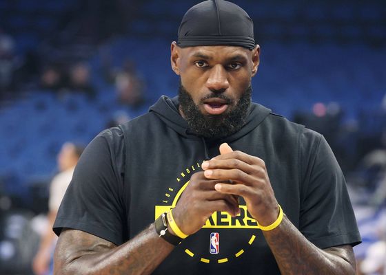 LeBron James decide cómo quiere acabar su carrera con Lakers, Warriors y Cavaliers implicados