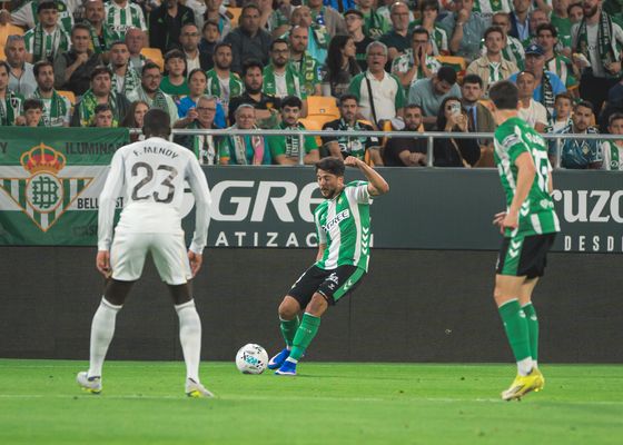 El análisis táctico del Betis - Madrid: Del 1-4-3-3 al 1-4-2-3-1 y vuelta a la anarquía por amor